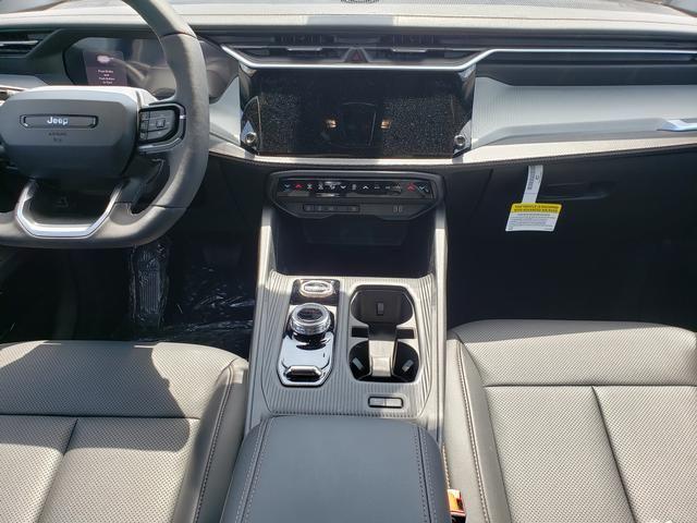 new 2026 Jeep Cherokee car, priced at $38,399