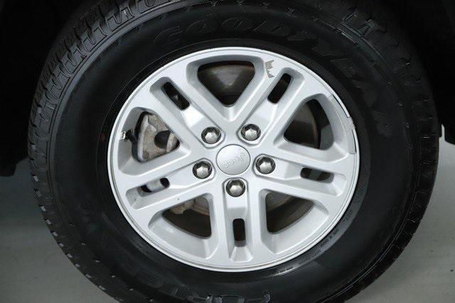 used 2023 Jeep Grand Cherokee car, priced at $24,873