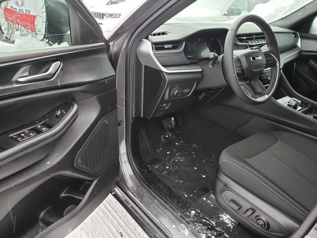 new 2025 Jeep Grand Cherokee L car, priced at $36,024