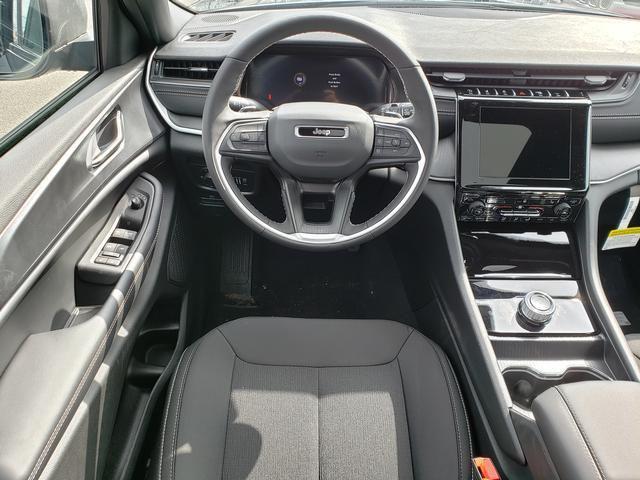 new 2026 Jeep Grand Cherokee car, priced at $42,300