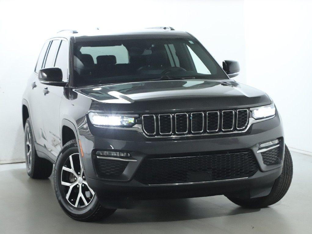 used 2024 Jeep Grand Cherokee car, priced at $32,400