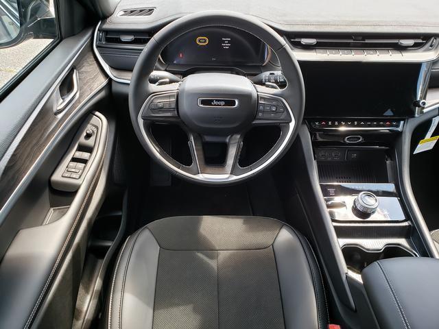new 2026 Jeep Grand Cherokee car, priced at $39,827