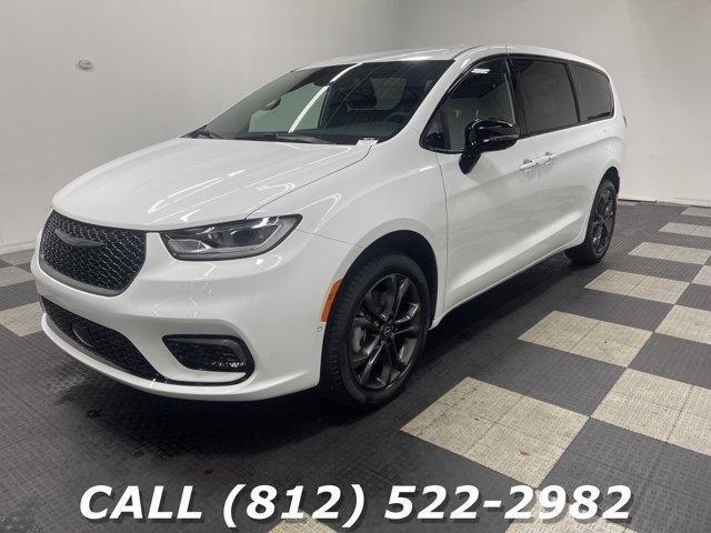 new 2026 Chrysler Pacifica car, priced at $44,561