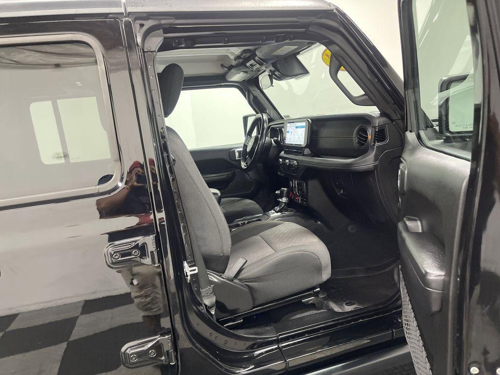 used 2024 Jeep Gladiator car, priced at $47,162