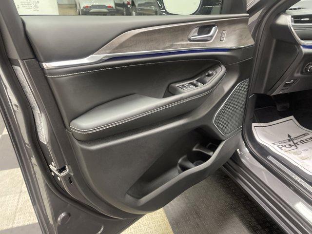 new 2025 Jeep Grand Cherokee car, priced at $53,713