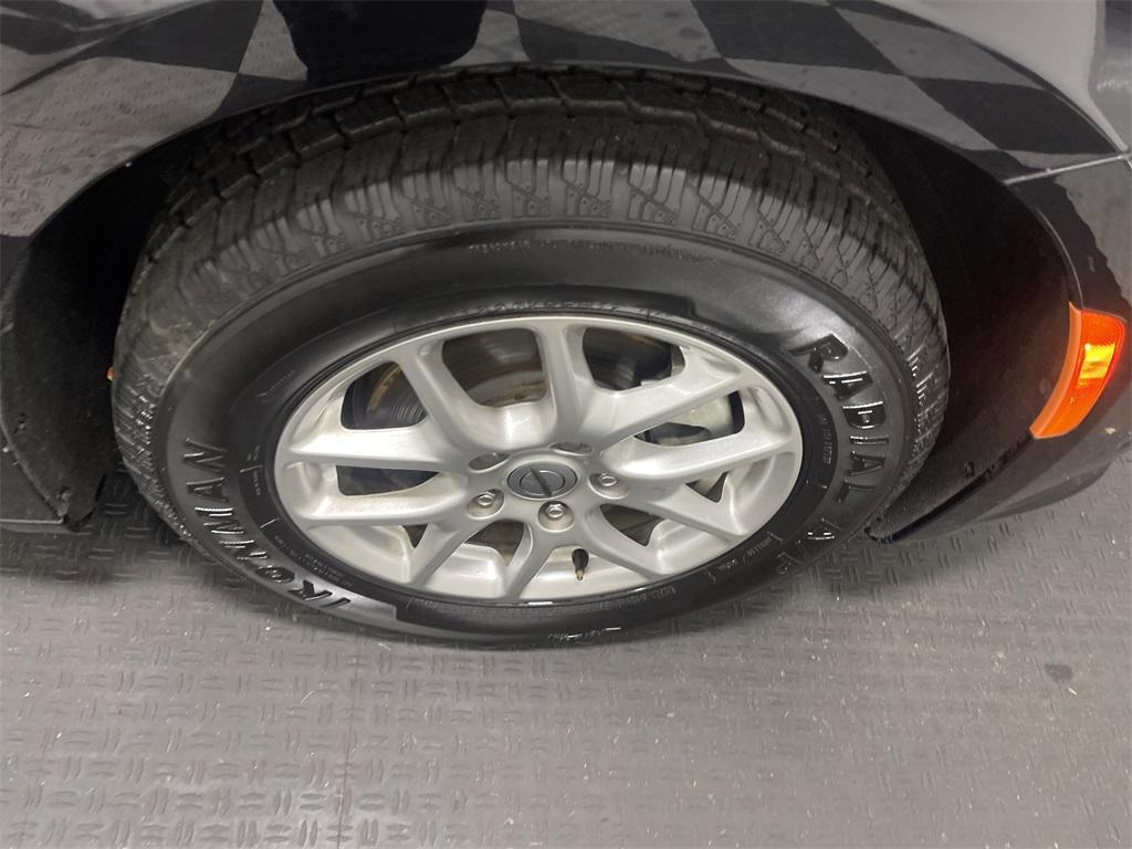 used 2025 Chrysler Pacifica car, priced at $31,567