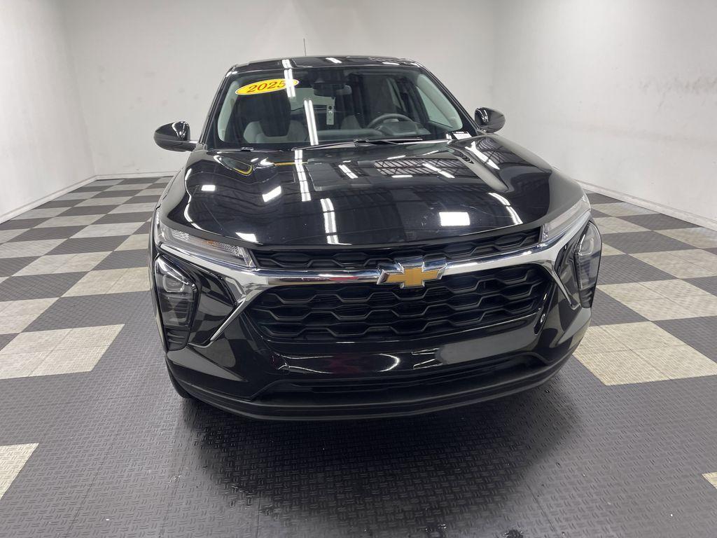 used 2025 Chevrolet Trax car, priced at $21,172