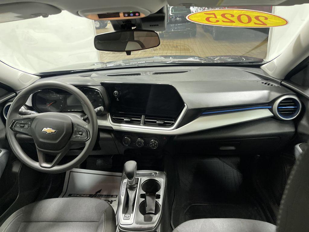 used 2025 Chevrolet Trax car, priced at $21,172
