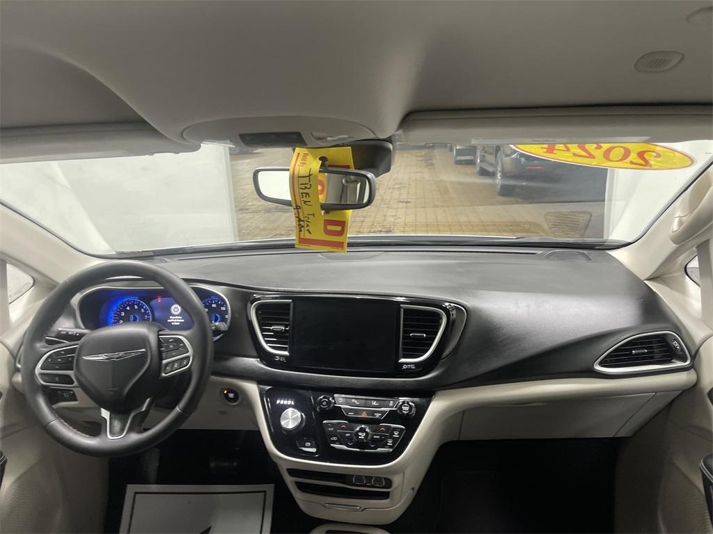 used 2024 Chrysler Pacifica car, priced at $30,278