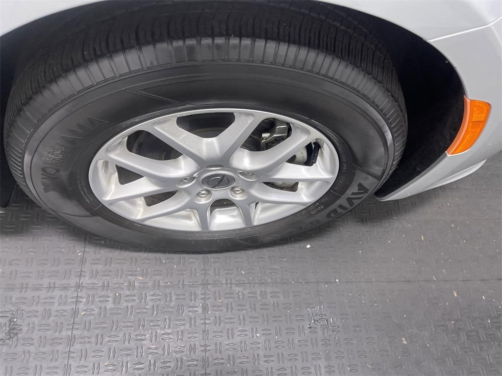 used 2024 Chrysler Pacifica car, priced at $30,278