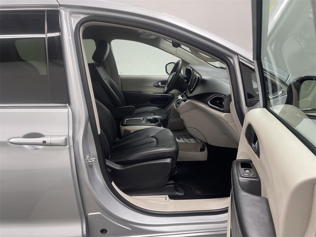 used 2024 Chrysler Pacifica car, priced at $30,278