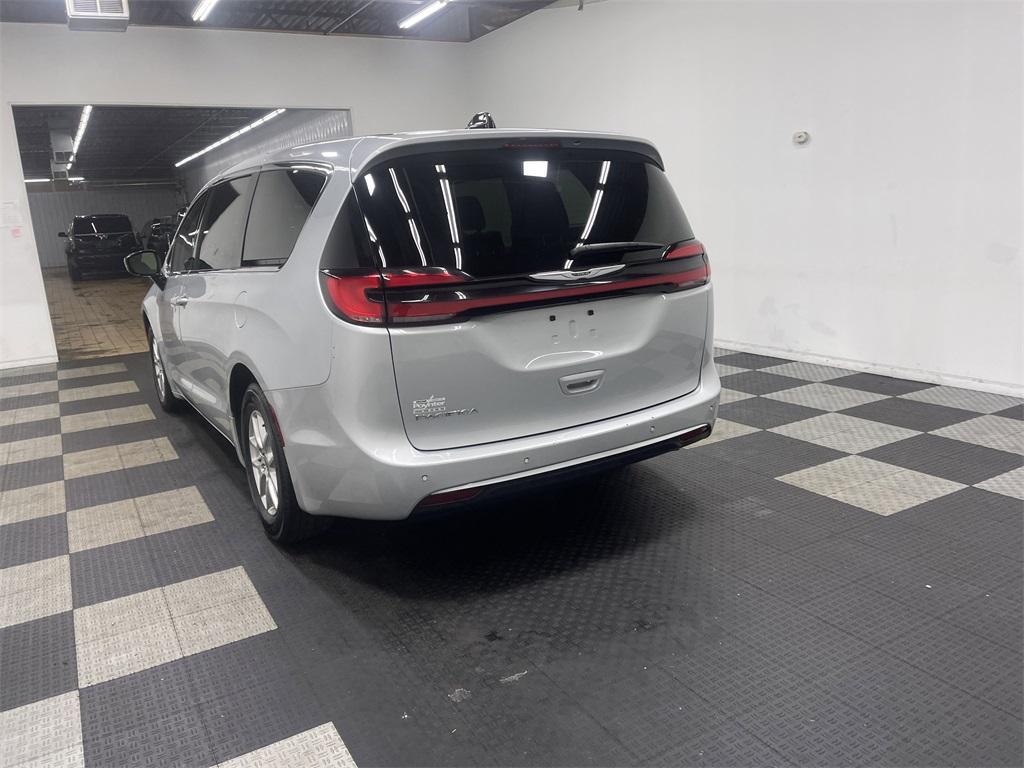 used 2024 Chrysler Pacifica car, priced at $30,278