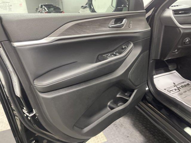 new 2025 Jeep Grand Cherokee car, priced at $46,486