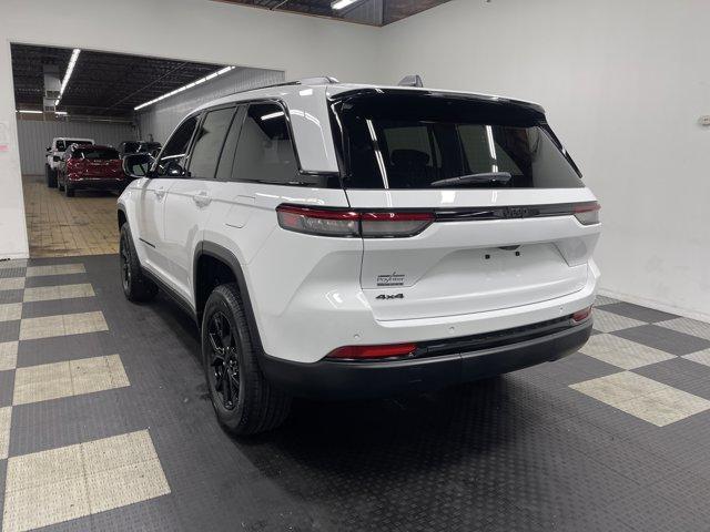 new 2025 Jeep Grand Cherokee car, priced at $40,599