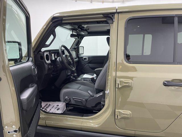 new 2025 Jeep Gladiator car, priced at $39,273