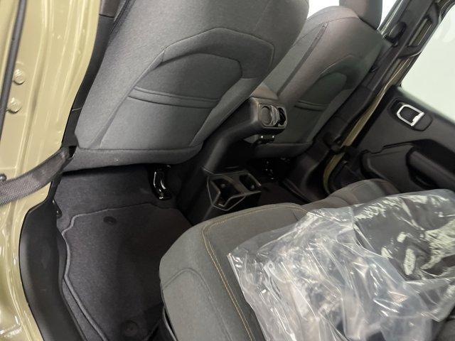 new 2025 Jeep Gladiator car, priced at $39,273