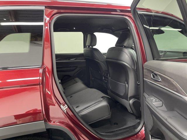 new 2026 Jeep Grand Cherokee car, priced at $41,682