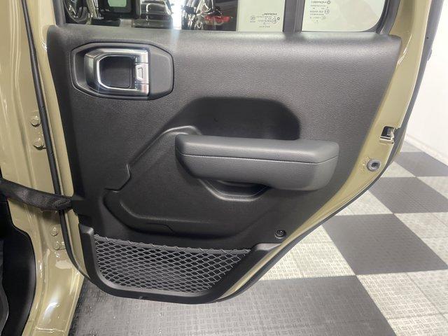 new 2025 Jeep Gladiator car, priced at $40,943