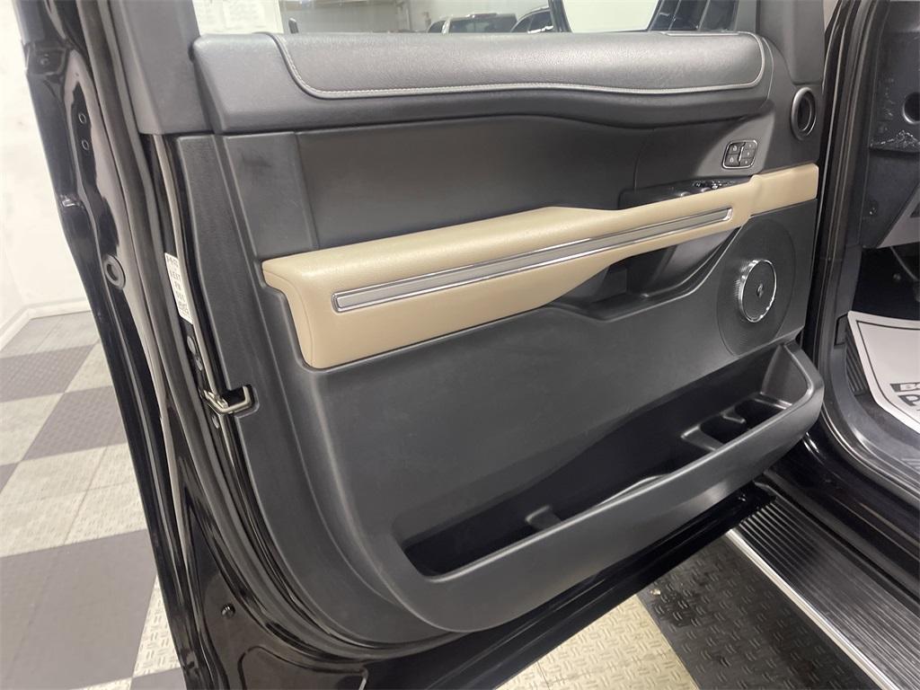 used 2023 Ford Expedition car, priced at $38,872