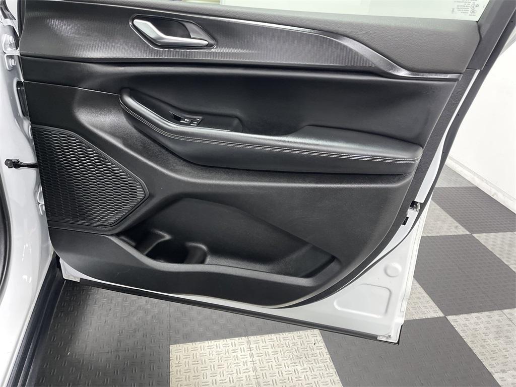 used 2024 Jeep Grand Cherokee L car, priced at $28,652