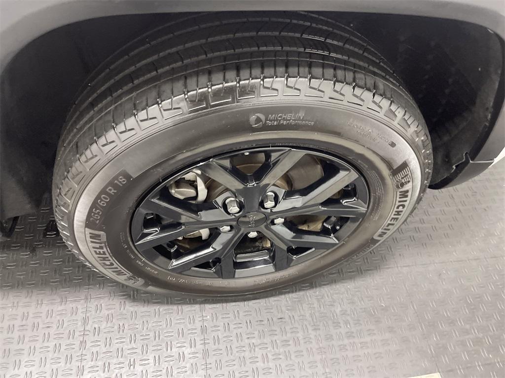 used 2024 Jeep Grand Cherokee L car, priced at $28,652