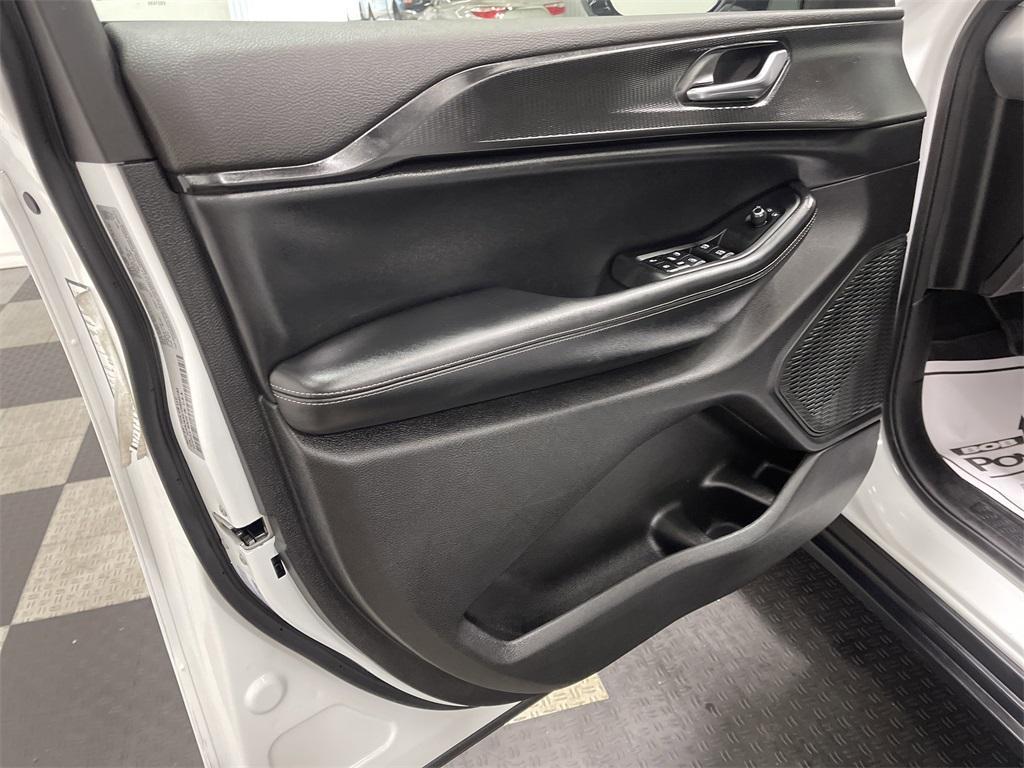 used 2024 Jeep Grand Cherokee L car, priced at $28,652