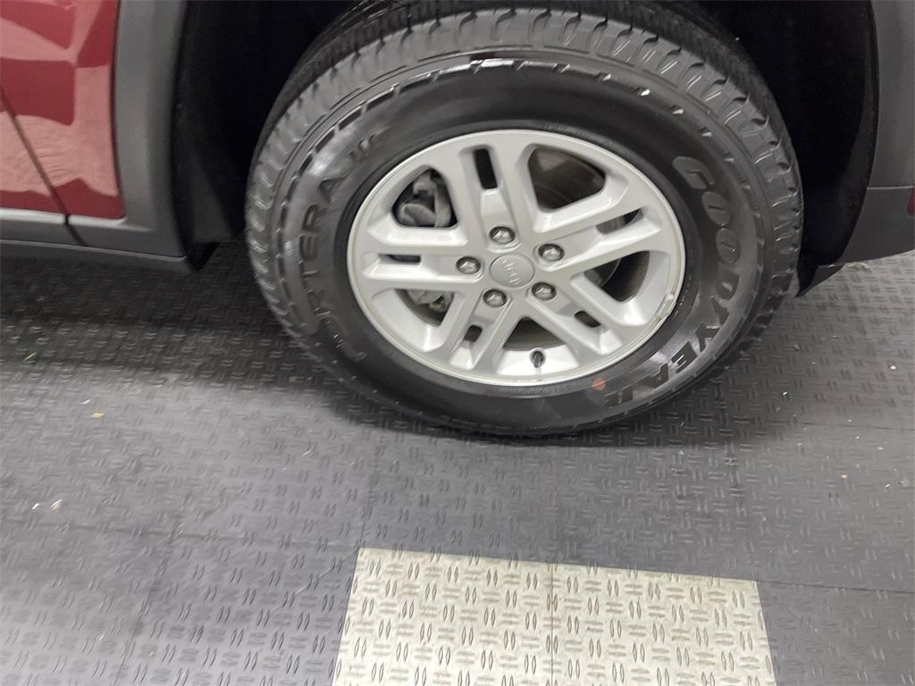 used 2022 Jeep Grand Cherokee car, priced at $28,226