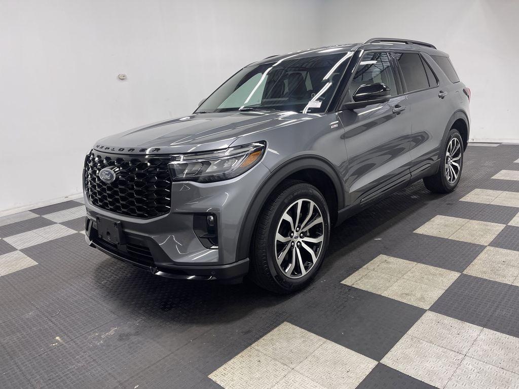 used 2025 Ford Explorer car, priced at $37,628