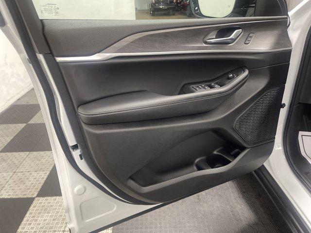 new 2025 Jeep Grand Cherokee L car, priced at $45,864