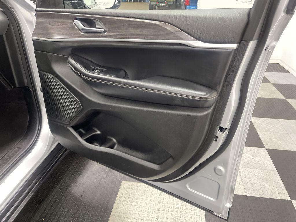 used 2023 Jeep Grand Cherokee L car, priced at $33,409