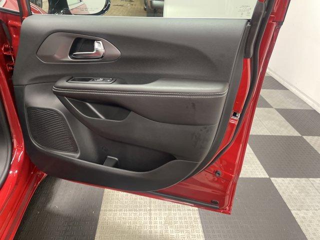 new 2026 Chrysler Pacifica car, priced at $40,023