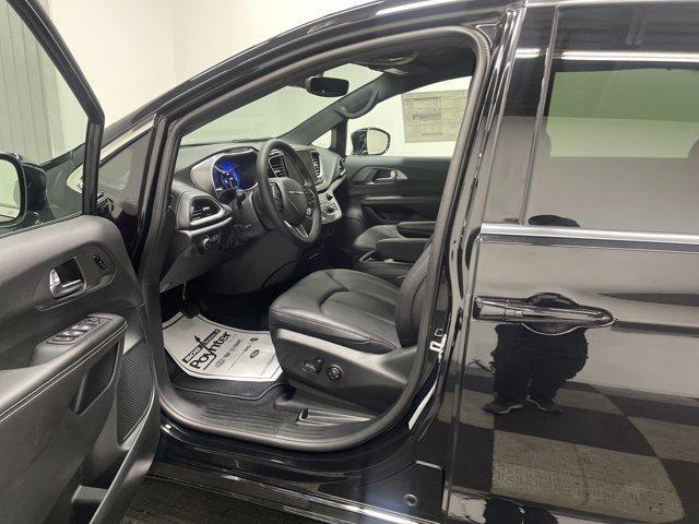 new 2026 Chrysler Pacifica car, priced at $40,061