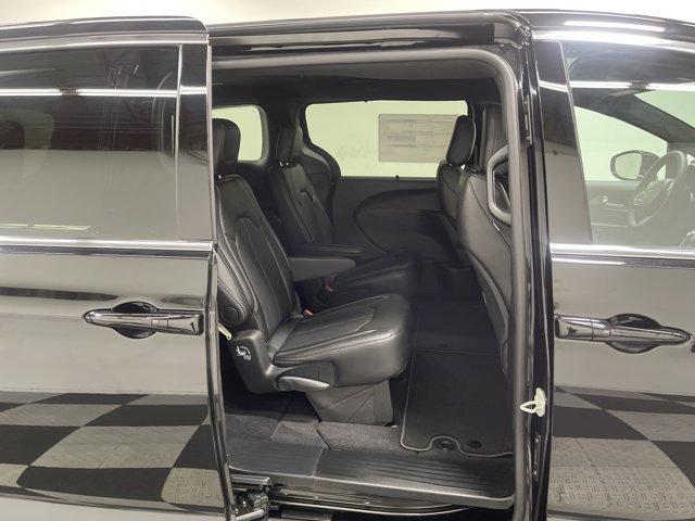 new 2027 Chrysler Pacifica car, priced at $44,394