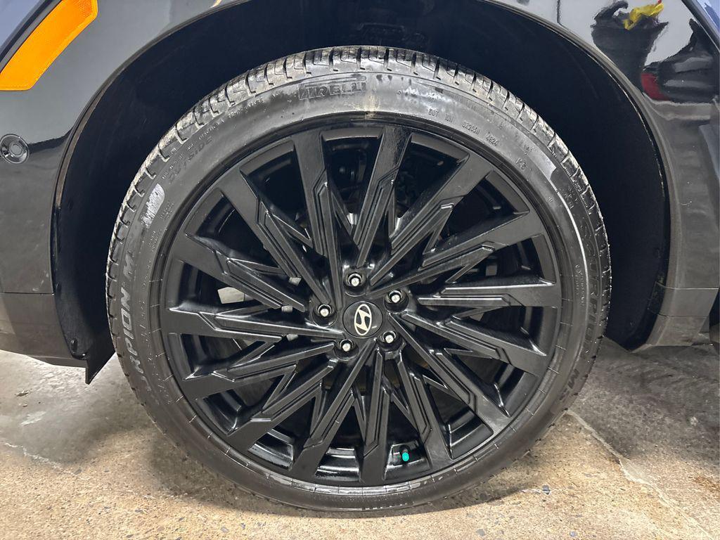 used 2025 Hyundai Santa Fe car, priced at $39,677