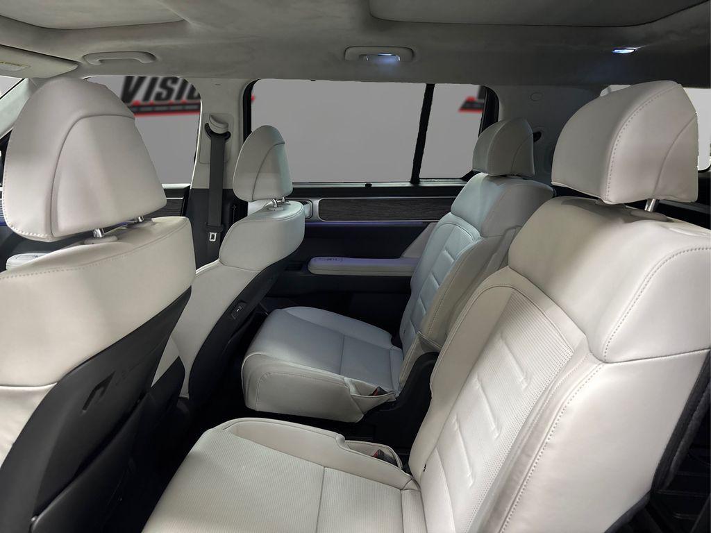 used 2025 Hyundai Santa Fe car, priced at $39,677