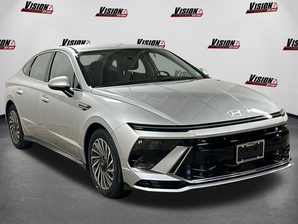 new 2025 Hyundai Sonata Hybrid car, priced at $28,250
