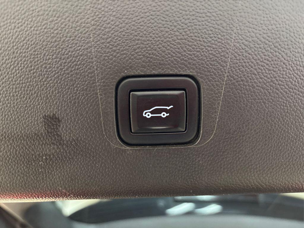 used 2021 Chevrolet Traverse car, priced at $19,487