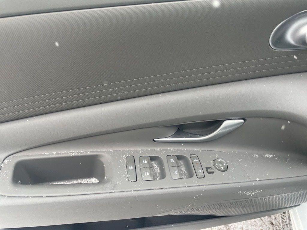 new 2024 Hyundai Elantra car, priced at $22,590