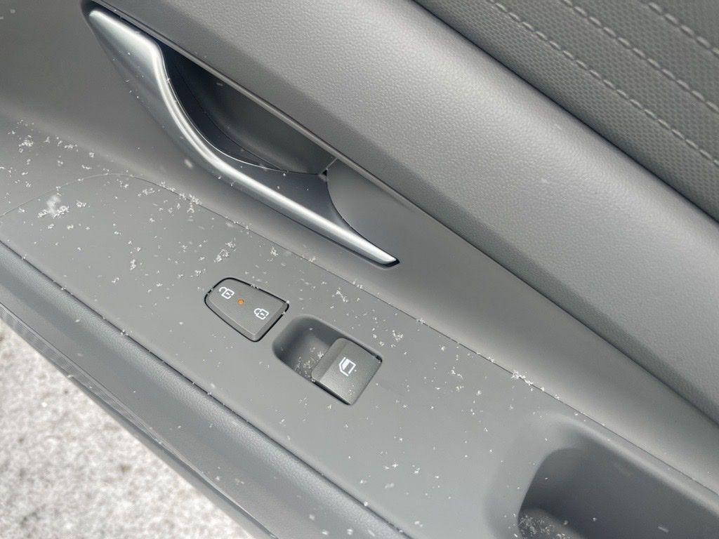 new 2024 Hyundai Elantra car, priced at $22,590