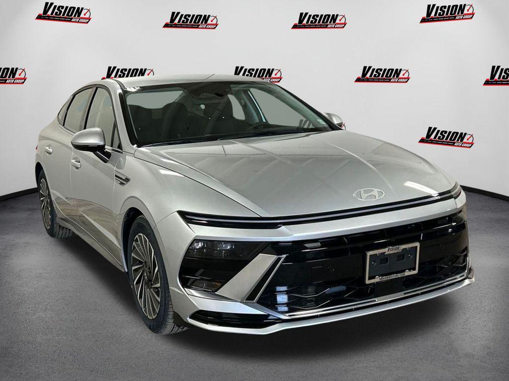 new 2025 Hyundai Sonata Hybrid car, priced at $30,000