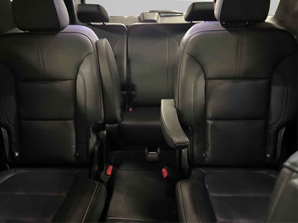 used 2023 Chevrolet Traverse car, priced at $36,647
