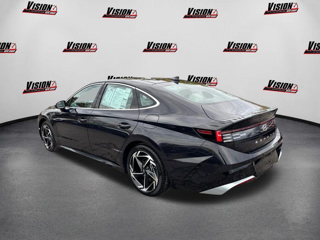 new 2024 Hyundai Sonata car, priced at $29,175