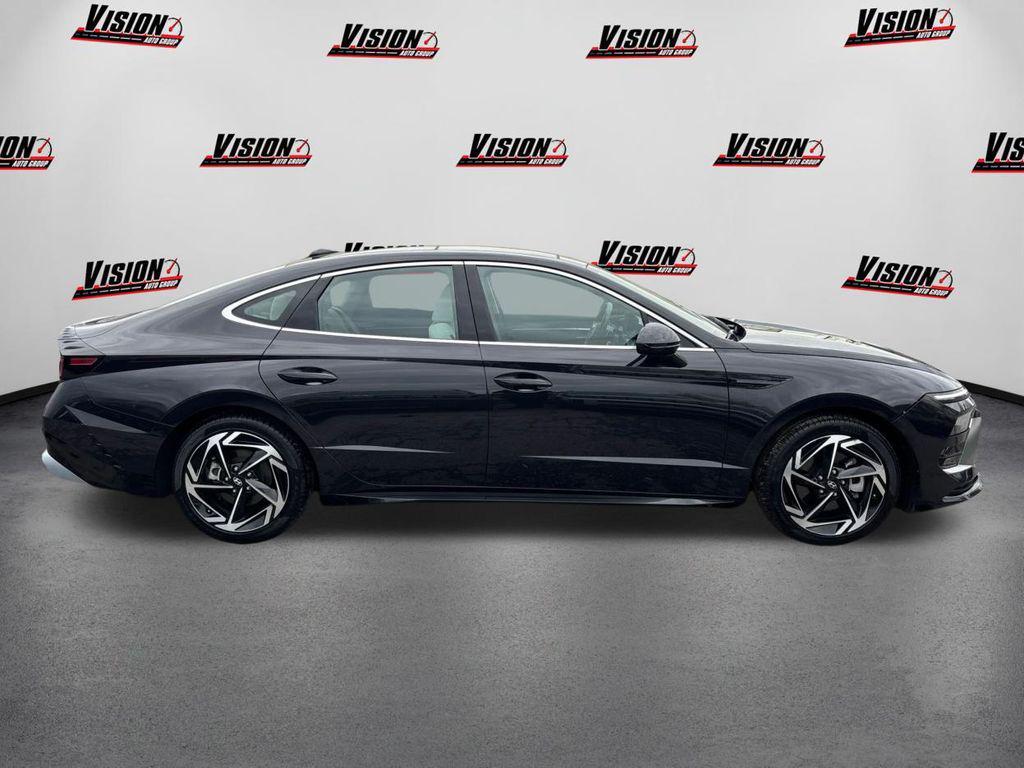 new 2024 Hyundai Sonata car, priced at $29,175
