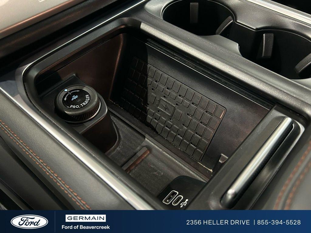 used 2025 Ford Expedition car, priced at $61,612