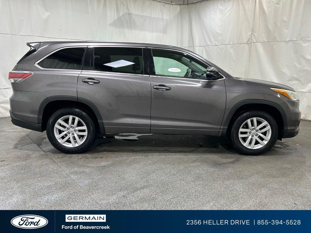 used 2015 Toyota Highlander car, priced at $15,979