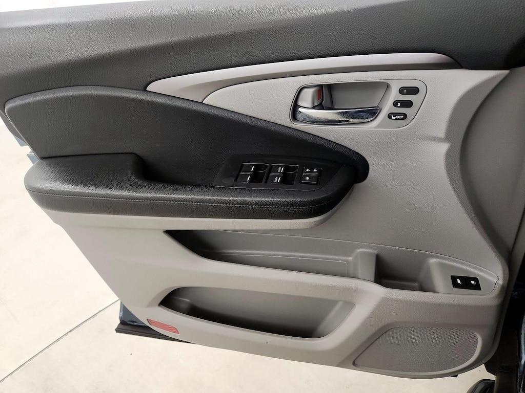 used 2020 Honda Pilot car, priced at $26,998