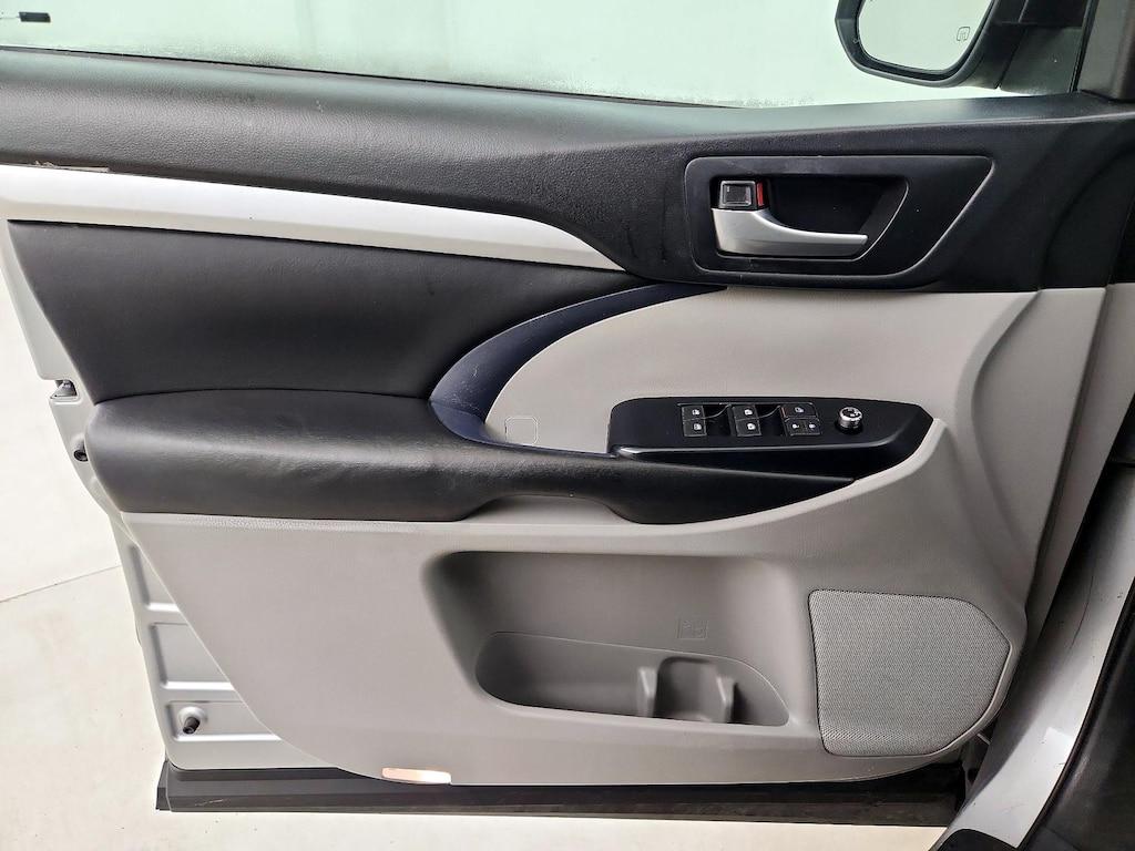 used 2019 Toyota Highlander car, priced at $22,998