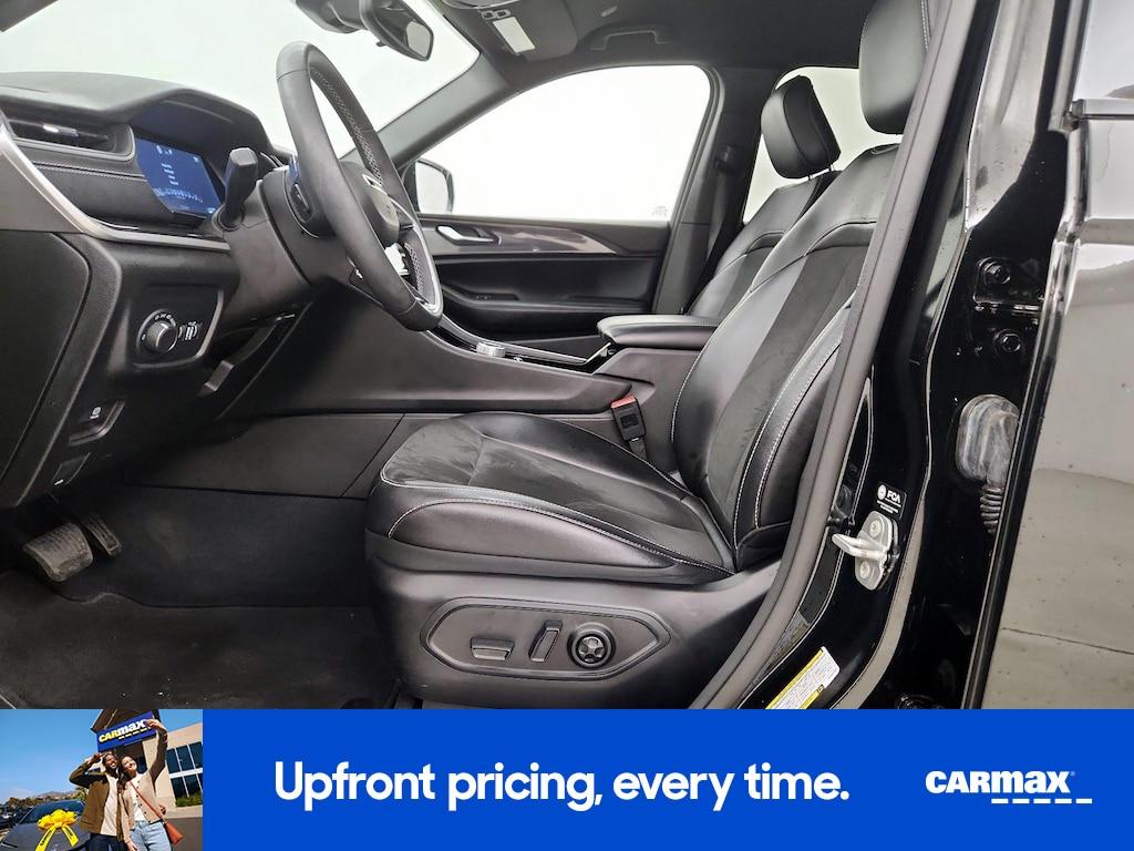 used 2023 Jeep Grand Cherokee car, priced at $32,998