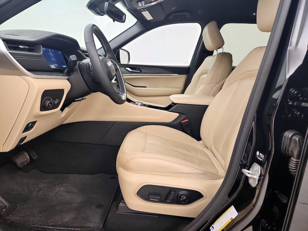 used 2023 Jeep Grand Cherokee car, priced at $32,998