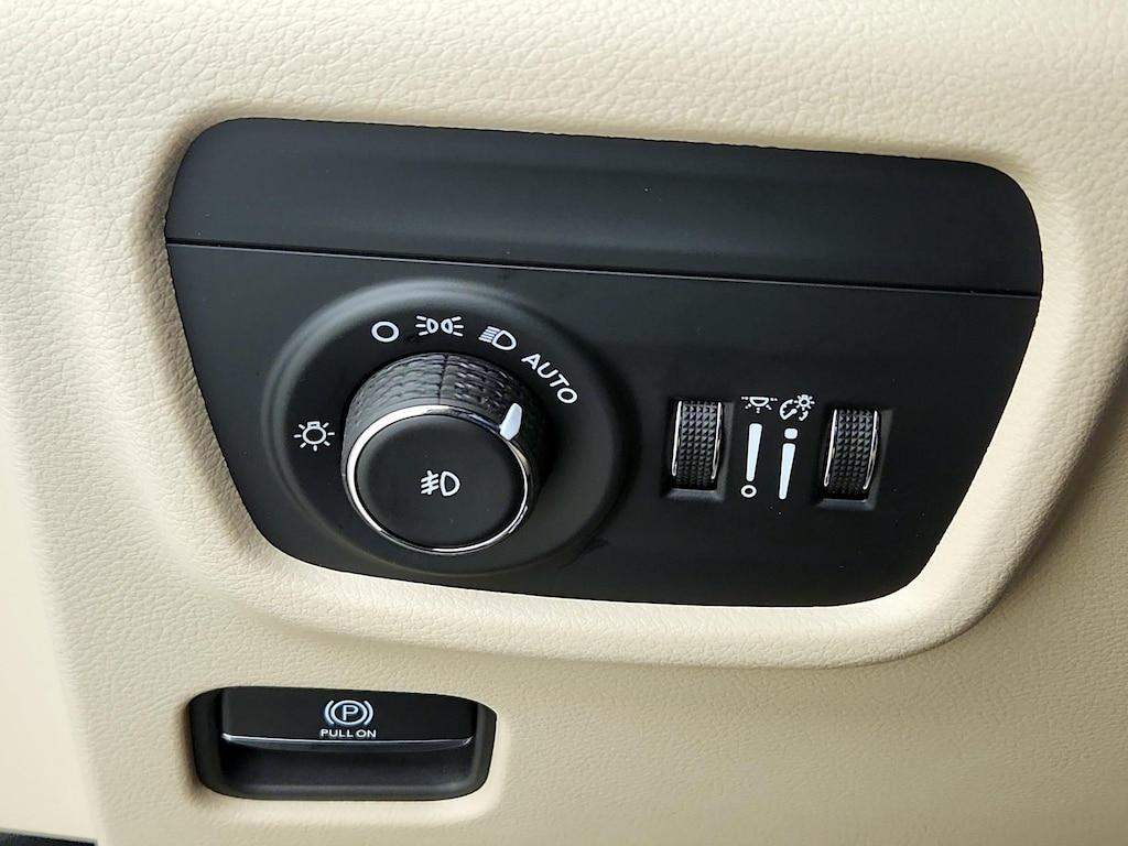 used 2023 Jeep Grand Cherokee car, priced at $32,998